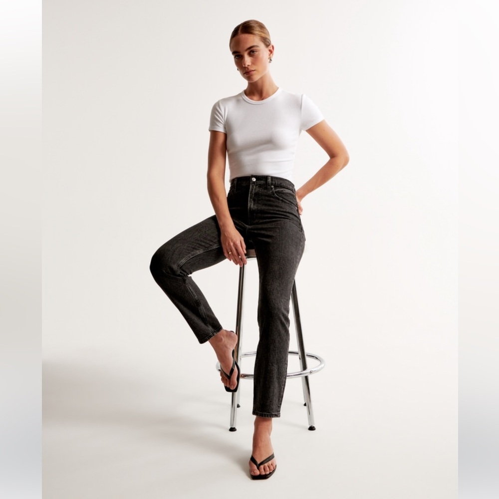 Abercrombie & Fitch High-Rise Black Straight Jeans